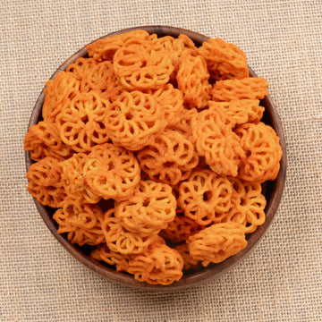 Cheese chilli chakri
